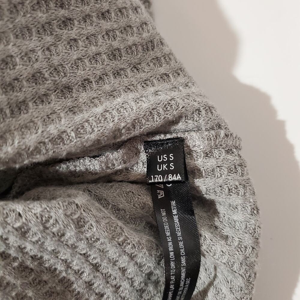 Out from Under UO Jojo Oversized Gray Thermal Button Front Top Womens Size S - Picture 7 of 9